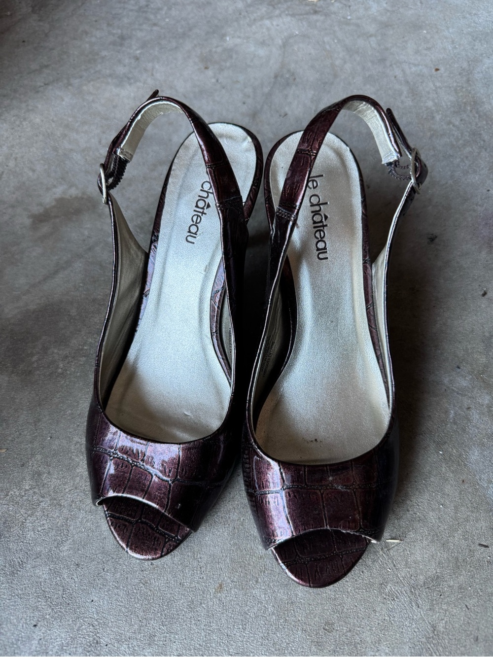 Le Chateau Women's Burgundy Croc-Embossed Peep-Toe Slingback Heels Size 7.5